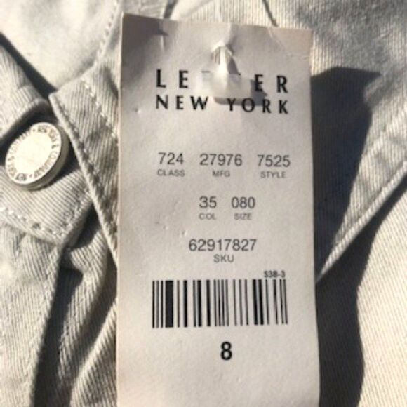 Sleeveless Skirts . Size: Medium 8 . Khakis Button Front . 100% Cotton . New - Picture 3 of 4